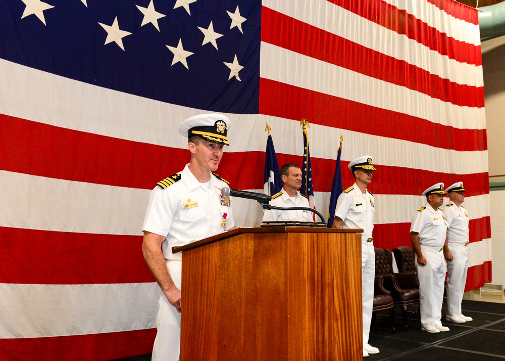 Navy Reserve Region Readiness and Mobilization Command Fort Worth Holds Change of Command, Retirement Ceremony