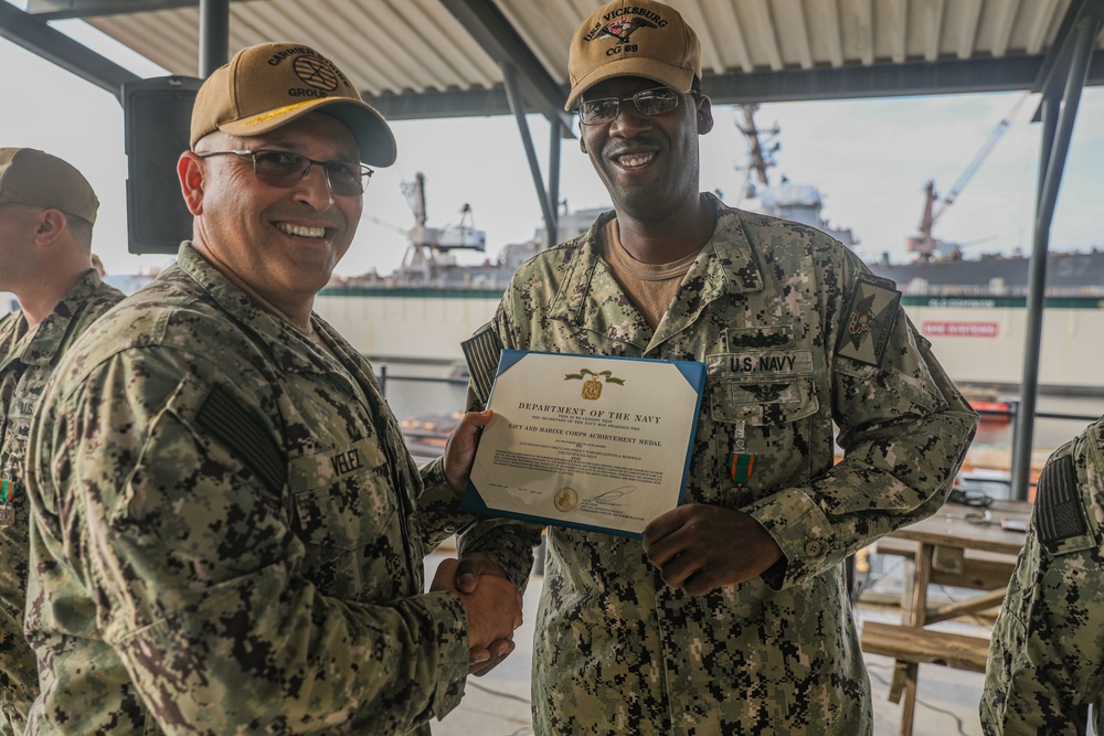 USS Vicksburg Admiral Visit