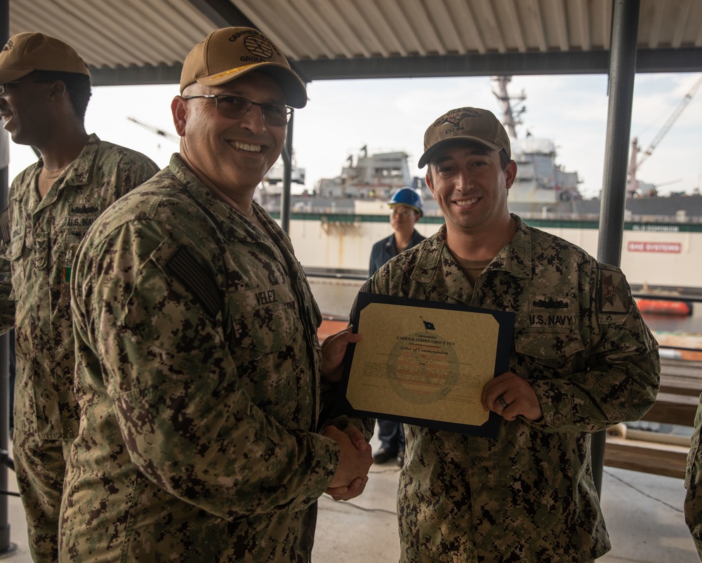 USS Vicksburg Admiral Visit