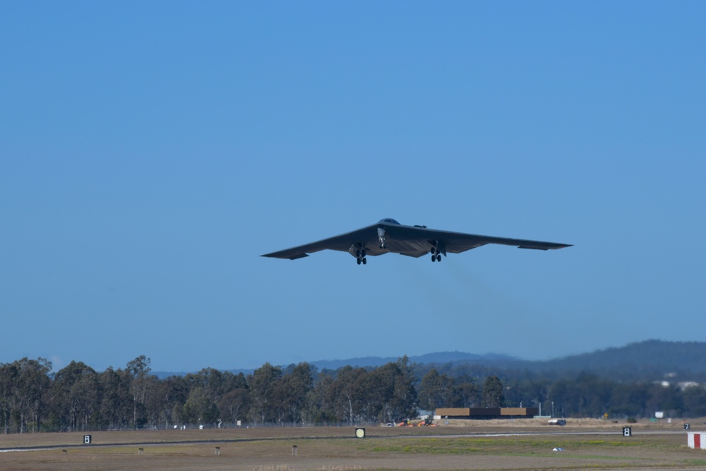 Team Whiteman Airmen perform hot pit refuel alongside RAAF Allies