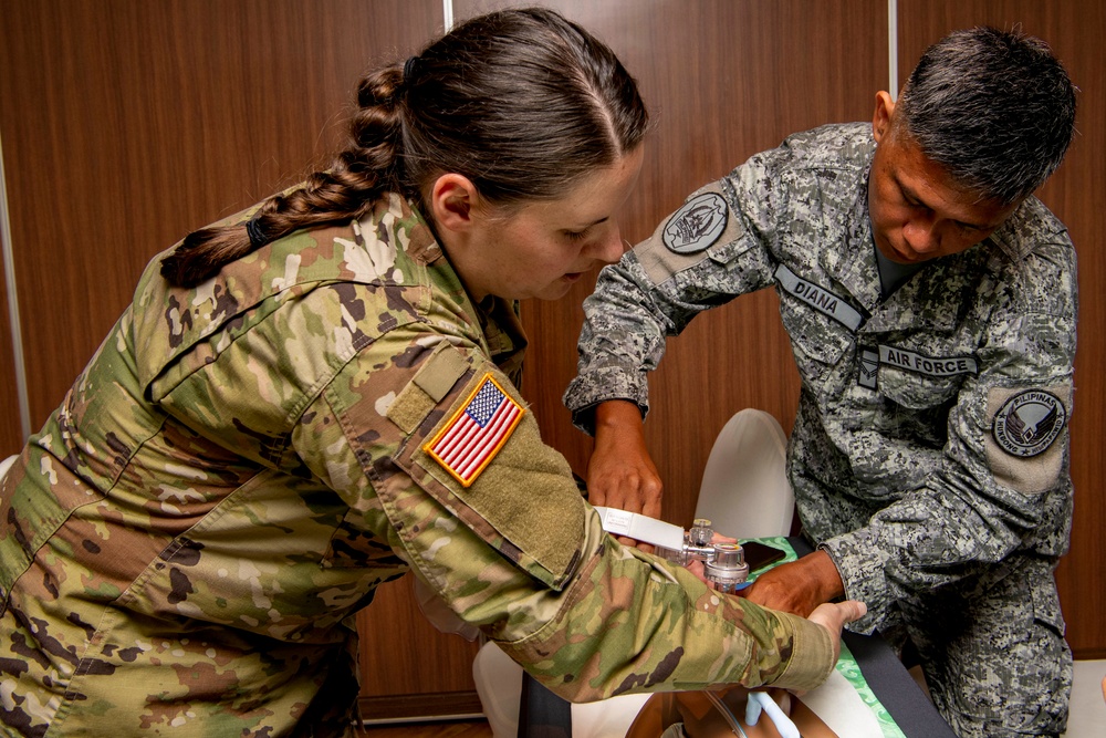 Pacific Partnership 2022 Medical Personnel Facilitate Neonatal Resuscitation Course