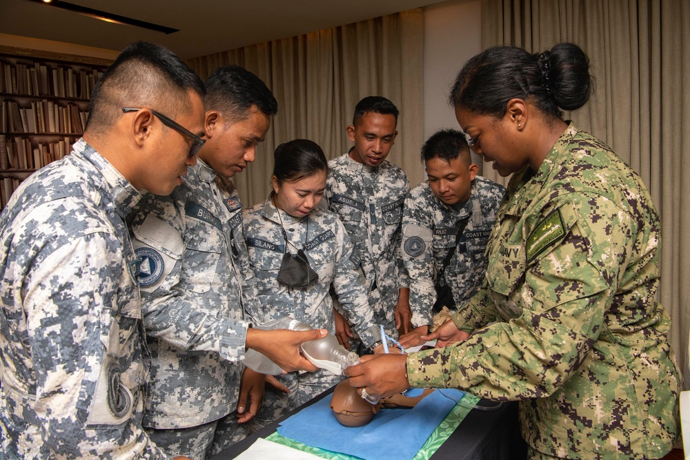Pacific Partnership 2022 Medical Personnel Facilitate Neonatal Resuscitation Course