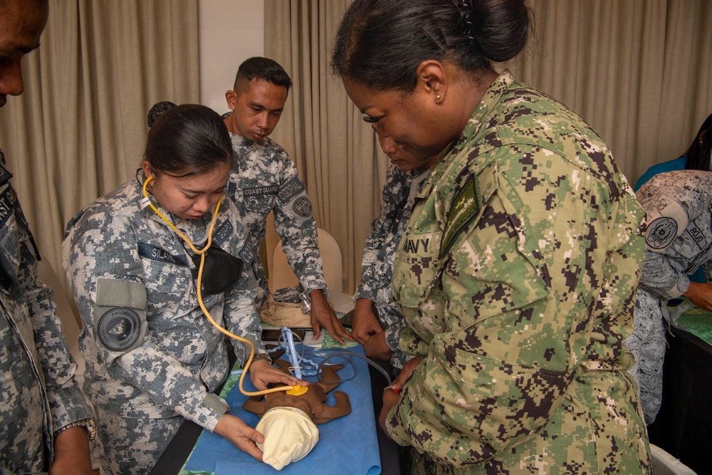 Pacific Partnership 2022 Medical Personnel Facilitate Neonatal Resuscitation Course