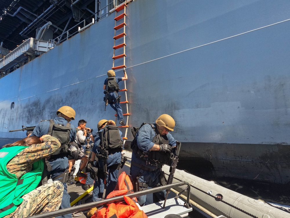 Visit, Board, Search, and Seizure Training Evolution aboard USS New Orleans and USS Miguel Keith August 7, 2022