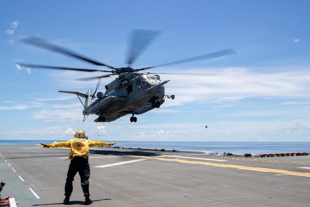 CH-53 and UH-1Y Flight Ops