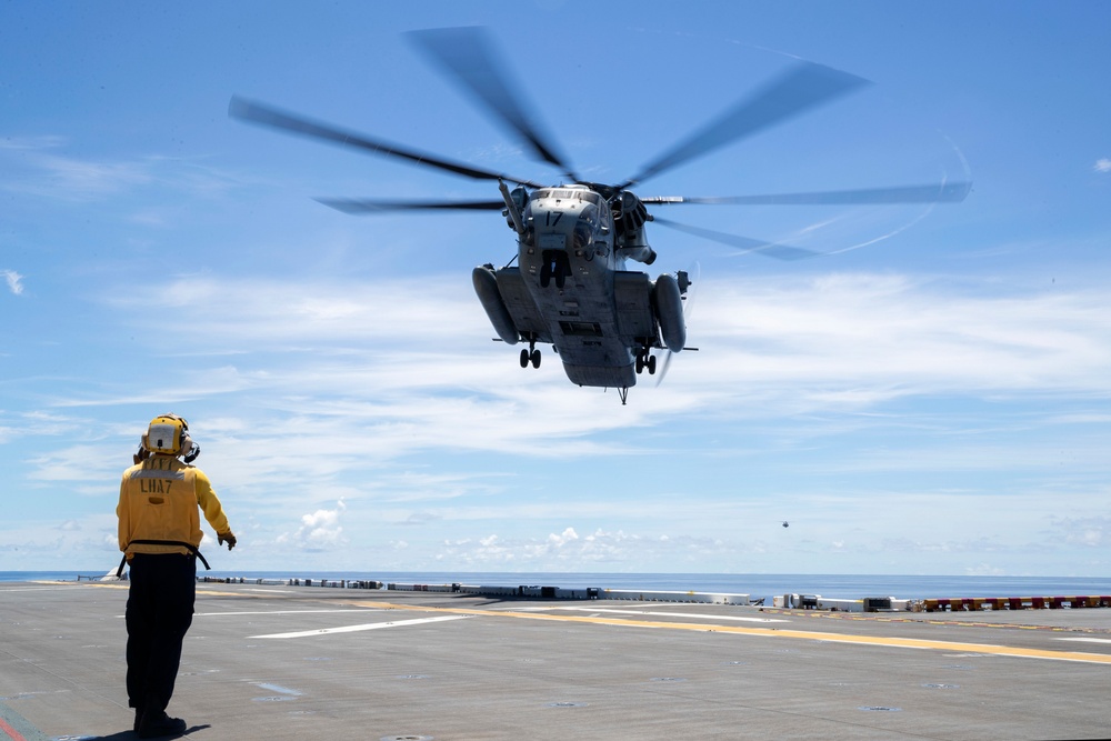 DVIDS - Images - CH-53 and UH-1Y Flight Ops [Image 3 of 47]