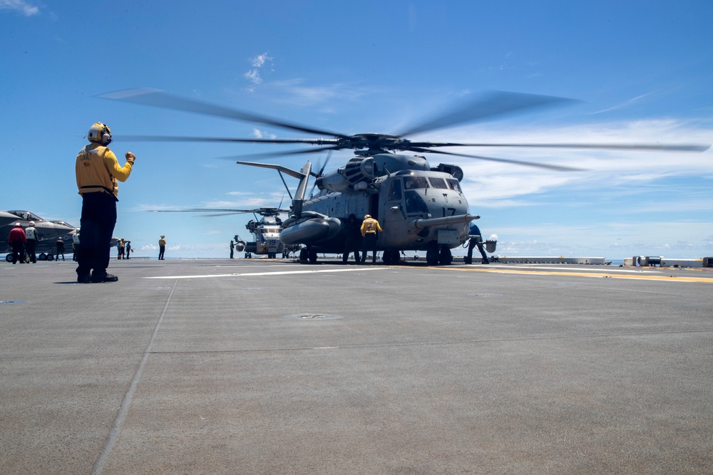 CH-53 and UH-1Y Flight Ops