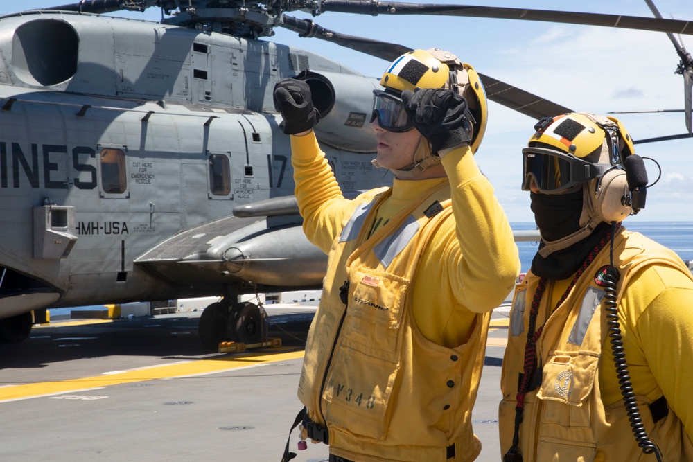 CH-53 and UH-1Y Flight Ops