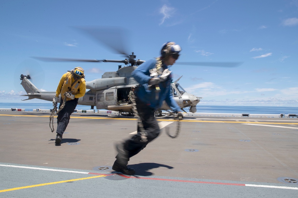 CH-53 and UH-1Y Flight Ops