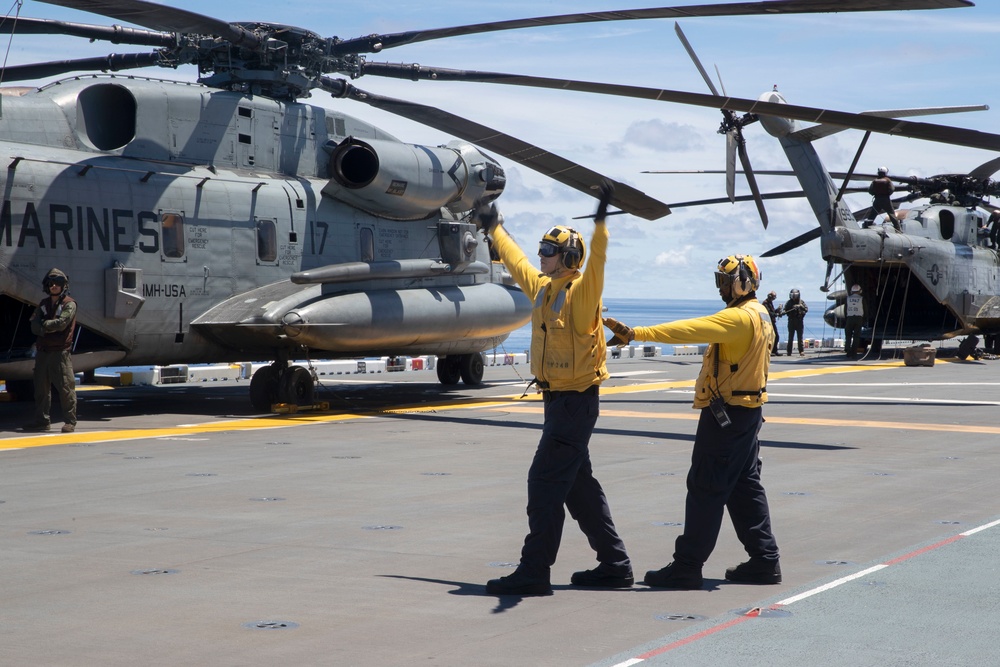 CH-53 and UH-1Y Flight Ops