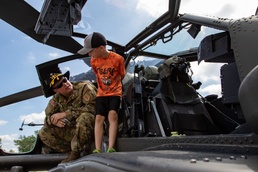 1st Infantry Division Supports Recruitment Effort at Annual Speedboat Race