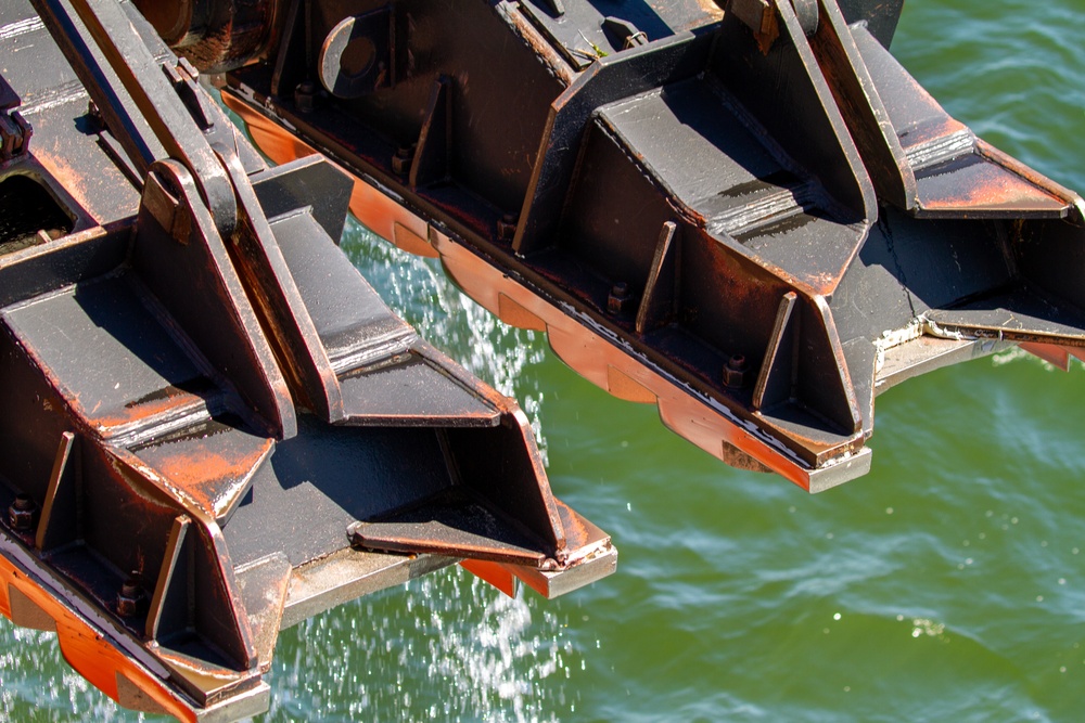 U.S. Army Corps of Engineers Dredge ship, Essayons