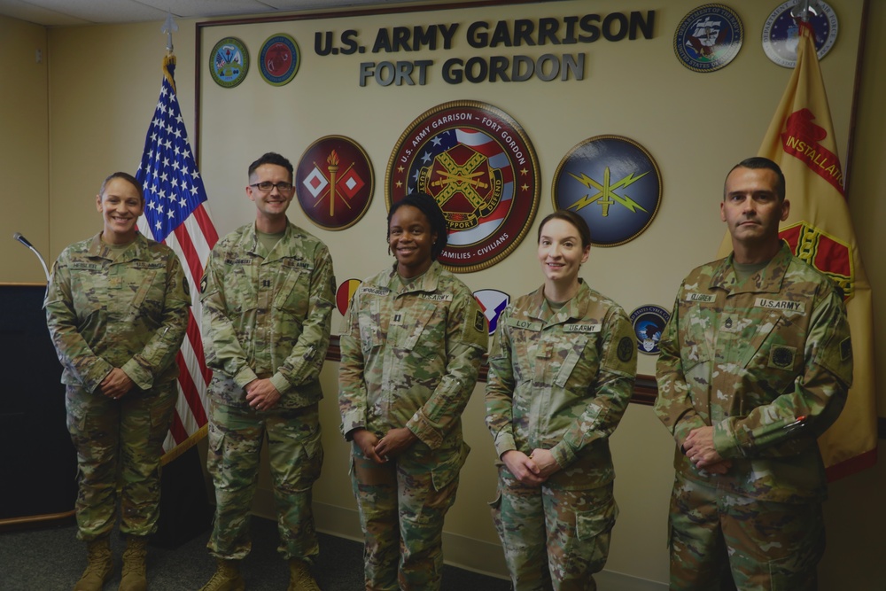 Fort Gordon Leaders Congratulate Soldiers after Qualifying for the Army Ten-Miler