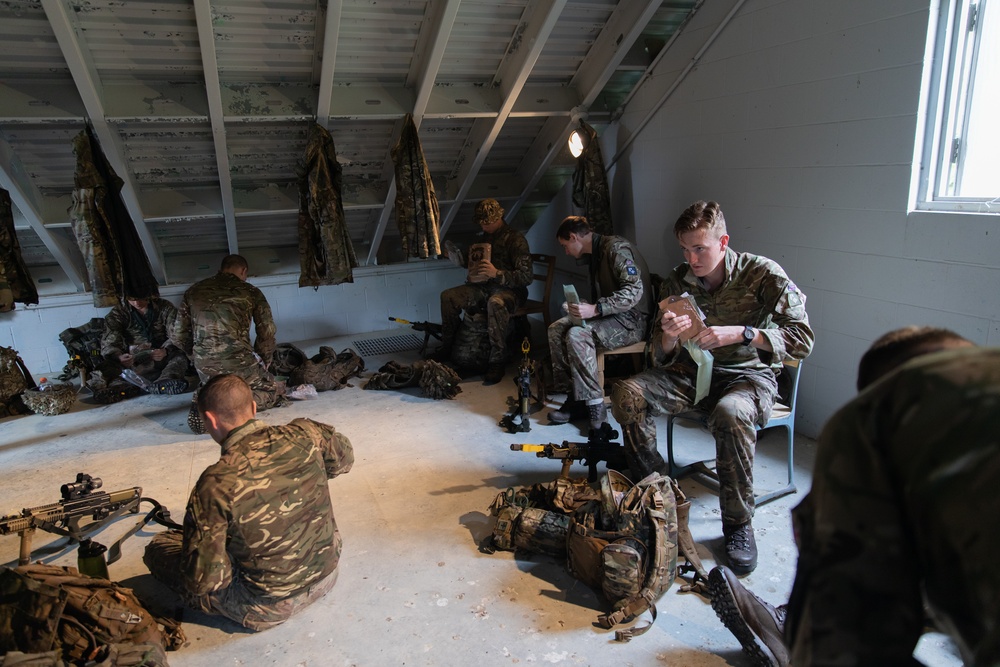 7 Rifles Soldiers conduct Urban Assault training during Northern Strike 22