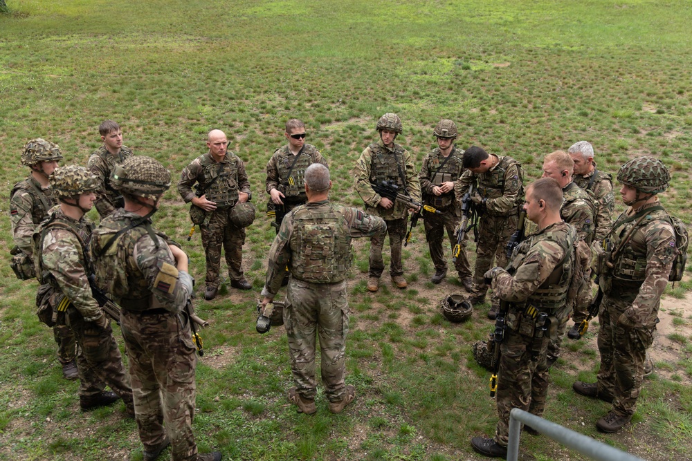 7 Rifles Soldiers conduct Urban Assault training during Northern Strike 22