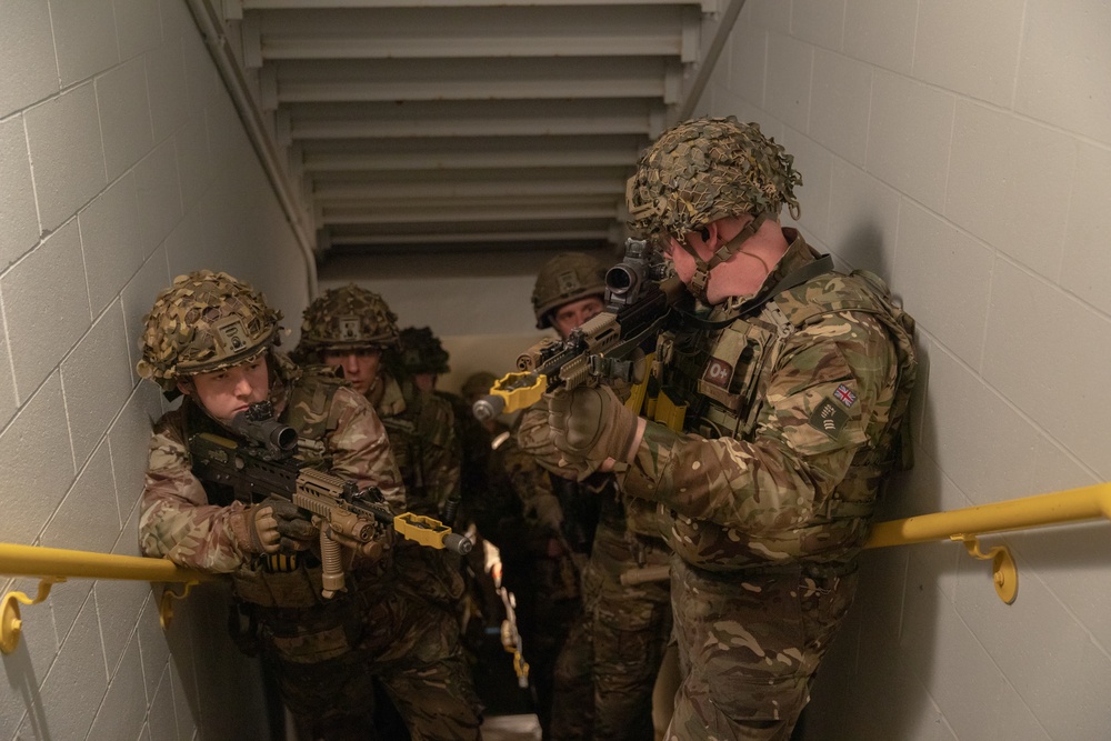7 Rifles Soldiers conduct Urban Assault training during Northern Strike 22
