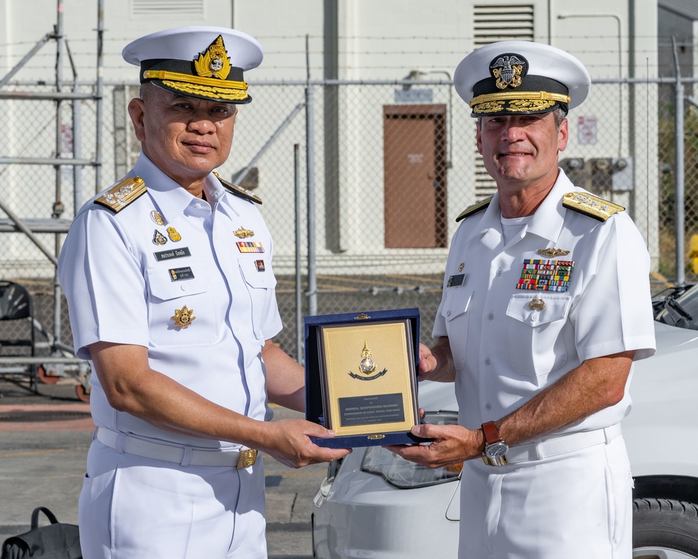 Admiral Somprasong Nilsamai Tours USS Topeka