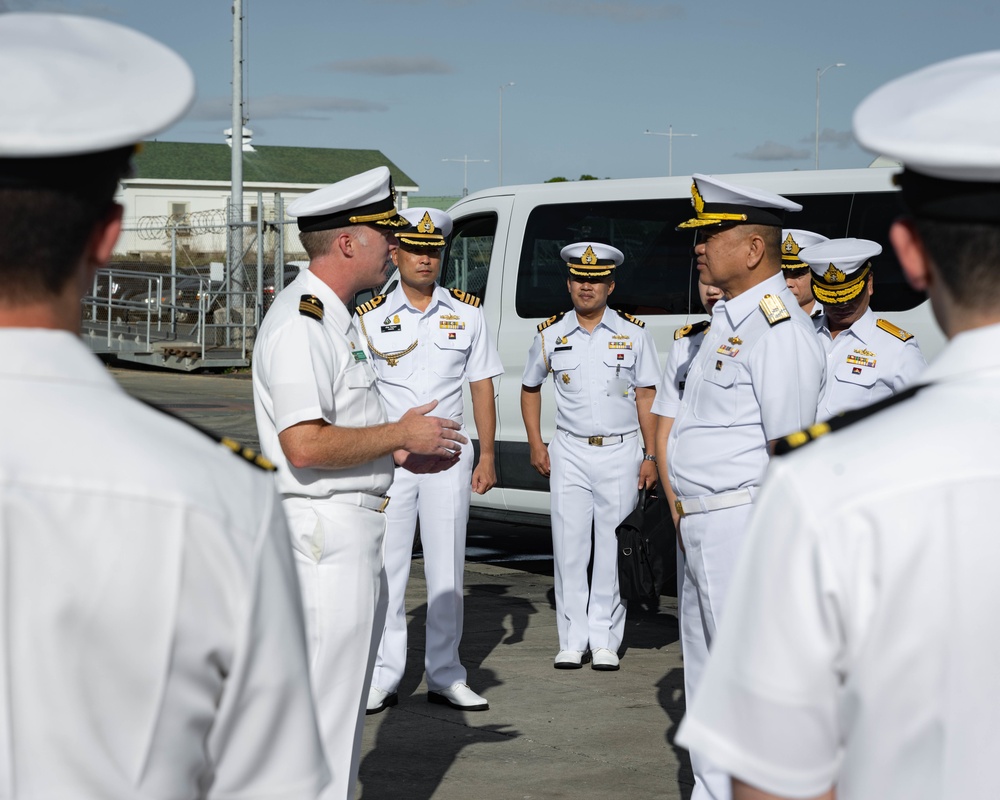 Admiral Somprasong Nilsamai Tours USS Topeka