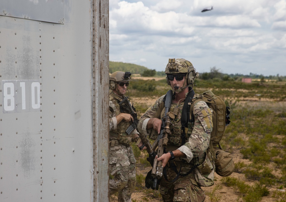 20th Special Forces Group Operators conduct aerial assault during Northern Strike