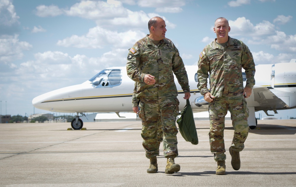 Commander, U.S. Army Forces Command visits Fort Hood