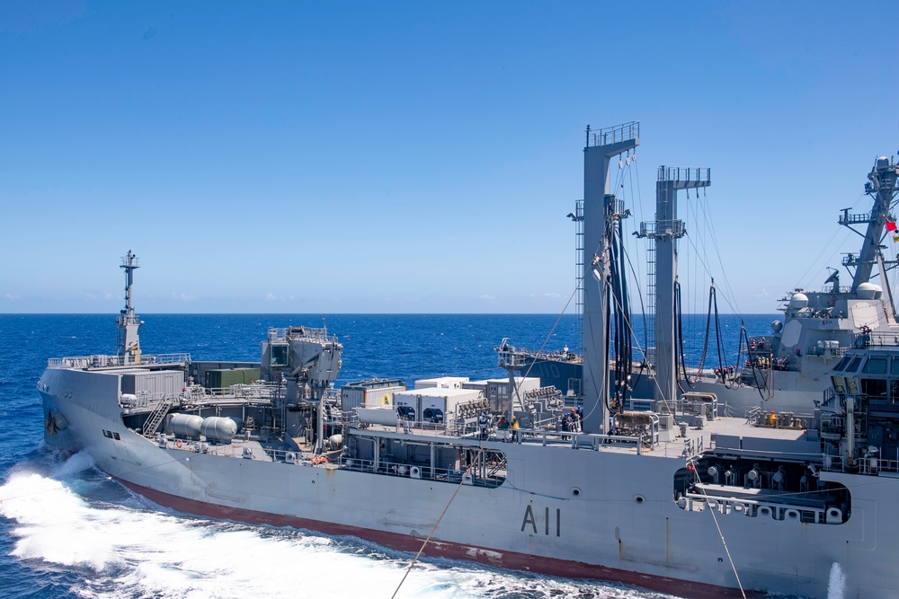 Spruance Conducts RAS with HMNZS Aotearoa