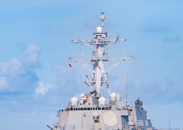 USS Gridley Transits the Pacific Ocean