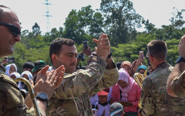 Super Garuda Shield: 25th Infantry Division Tropic Lightning Brass Band Performs for Community and Mayor