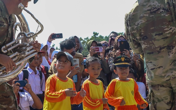 Super Garuda Shield: 25th Infantry Division Tropic Lightning Brass Band Performs for Community and Mayor