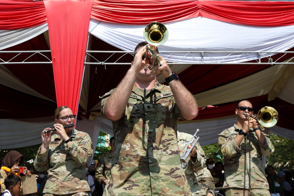 Super Garuda Shield: 25th Infantry Division Tropic Lightning Brass Band Performs for Community and Mayor