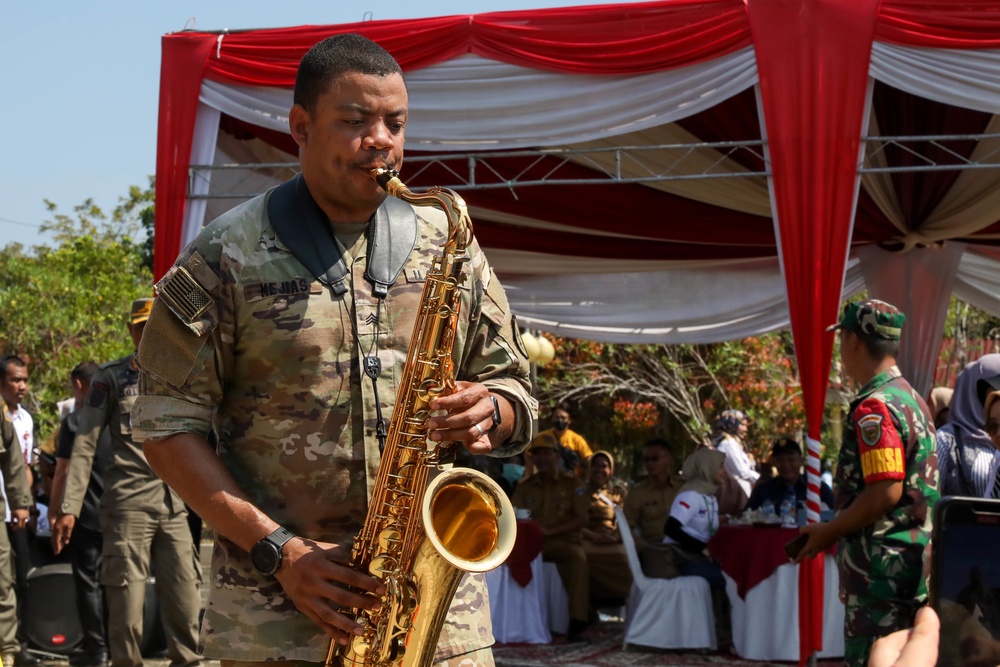 Super Garuda Shield: 25th Infantry Division Tropic Lightning Brass Band Performs for Community and Mayor