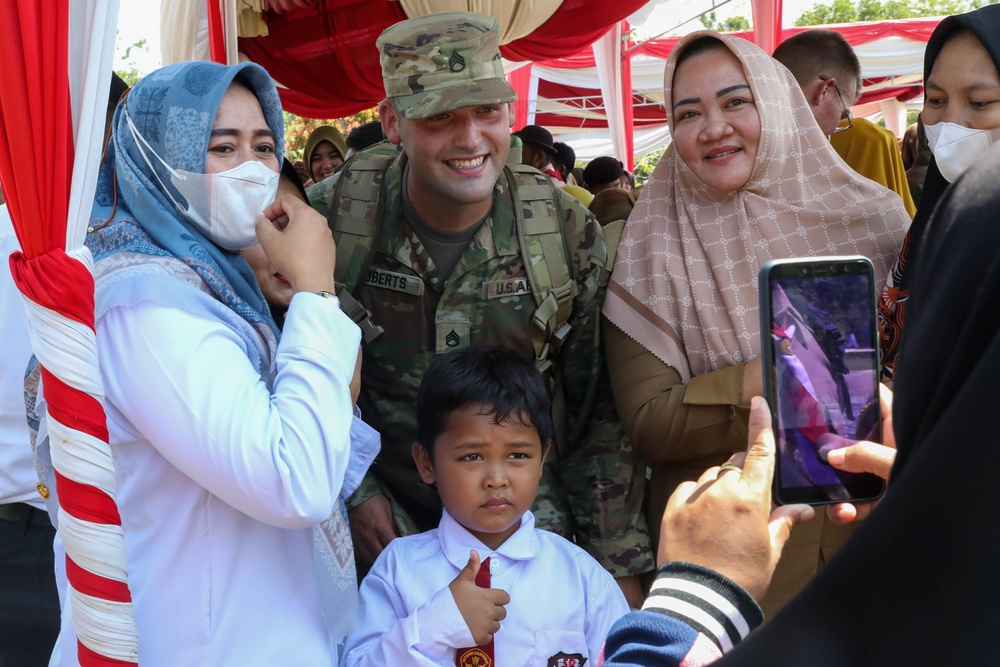 Super Garuda Shield: 25th Infantry Division Tropic Lightning Brass Band Performs for Community and Mayor