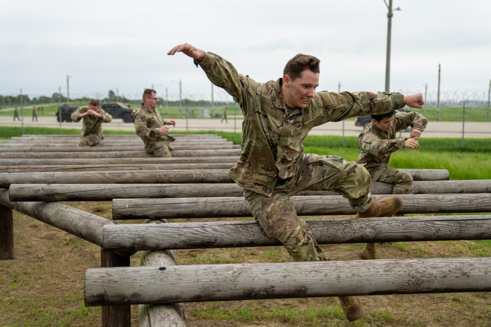 362nd Signal Company trained at the Confidence Course