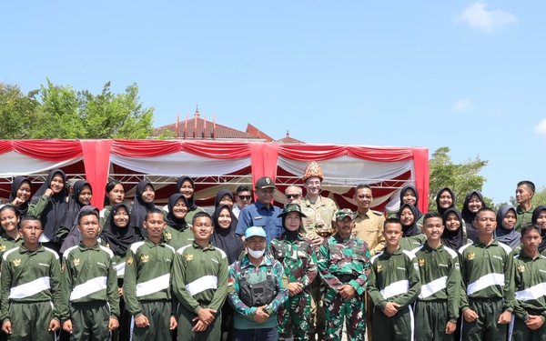 Super Garuda Shield: 25th Infantry Division Tropic Lightning Brass Band Performs for Community and Mayor