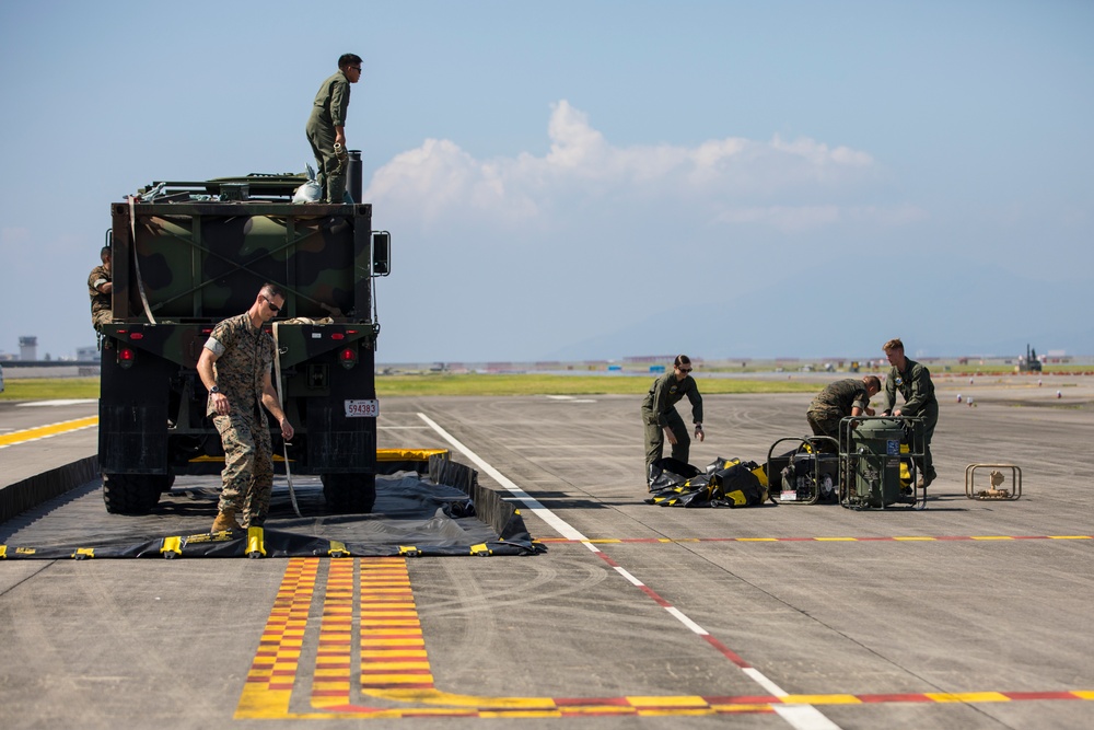 MWSS-171 and JGSDF conduct FARP operations