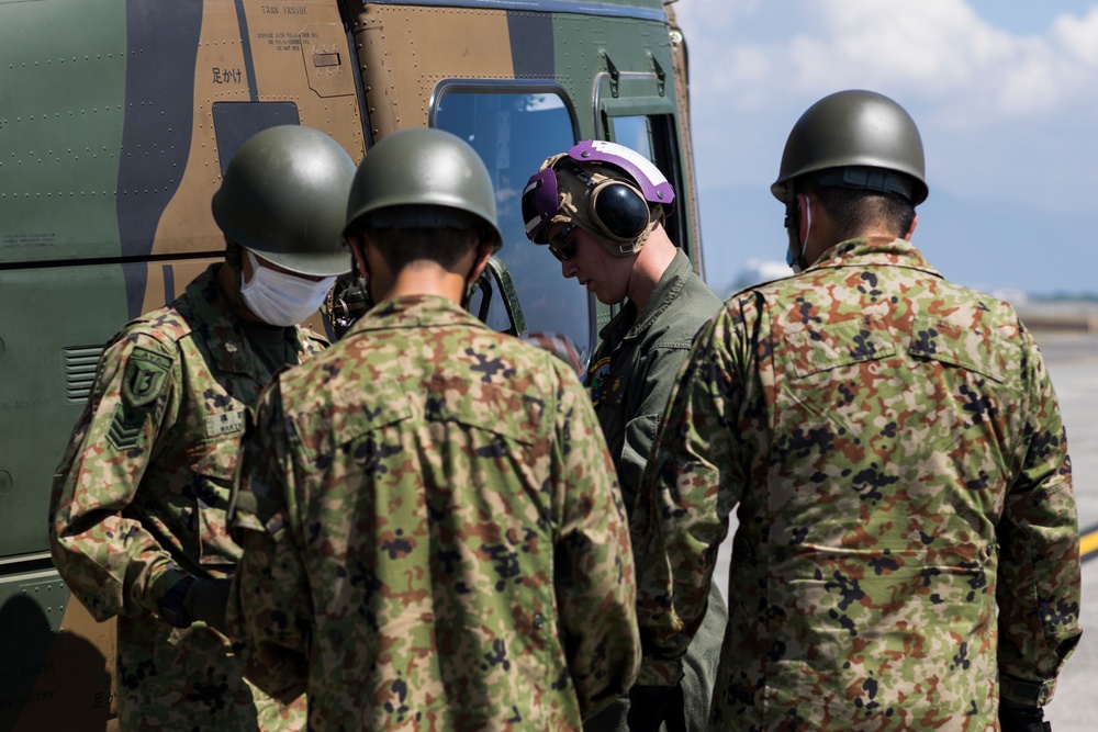 MWSS-171 and JGSDF conduct FARP operations