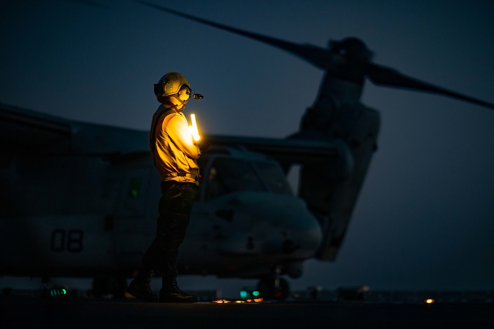 Kearsarge Conducts Operations in the Atlantic Ocean