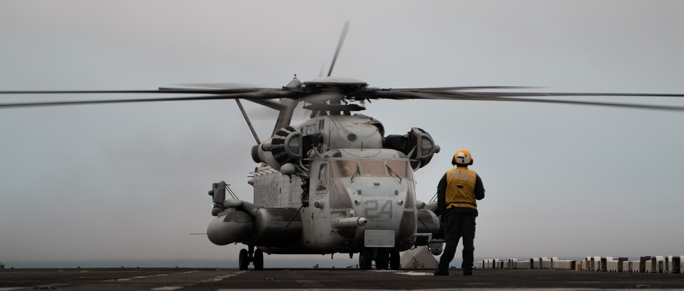 Kearsarge Conducts Operations in the Atlantic Ocean