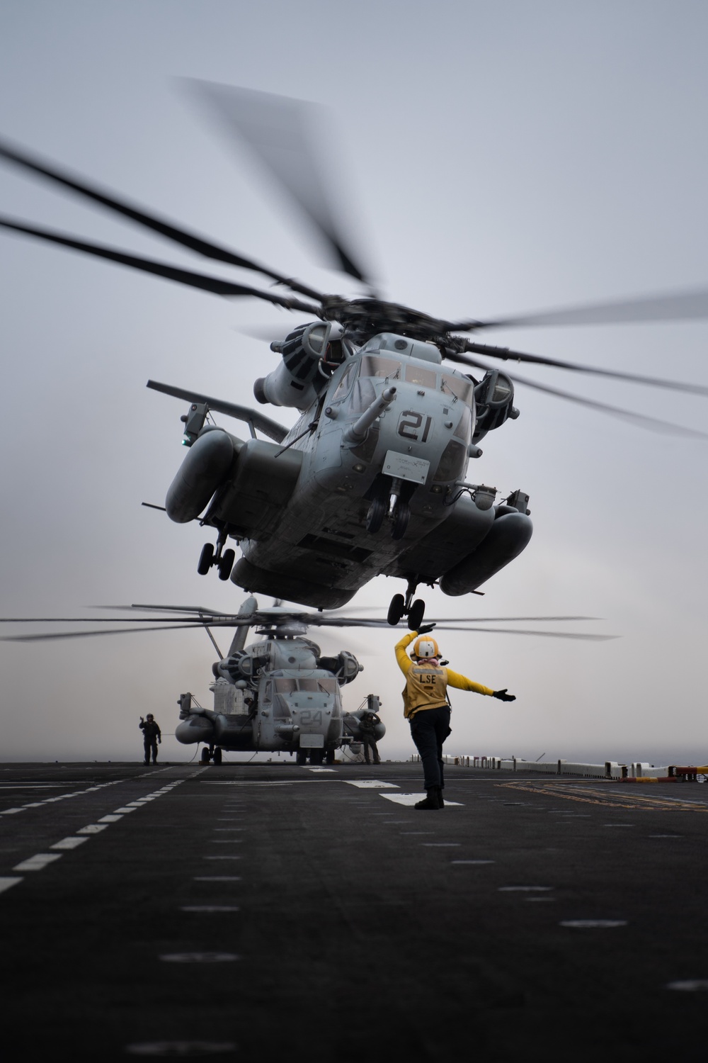 Kearsarge Conducts Operations in the Atlantic Ocean