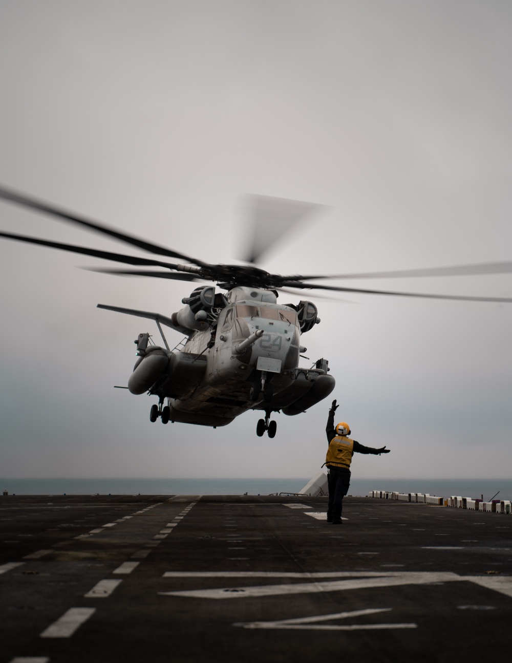 Kearsarge Conducts Operations in the Atlantic Ocean