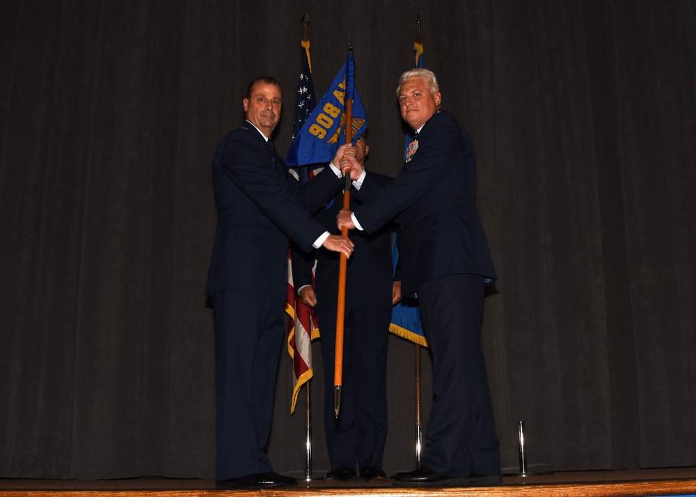 908th Operations Group Welcomes New Commander