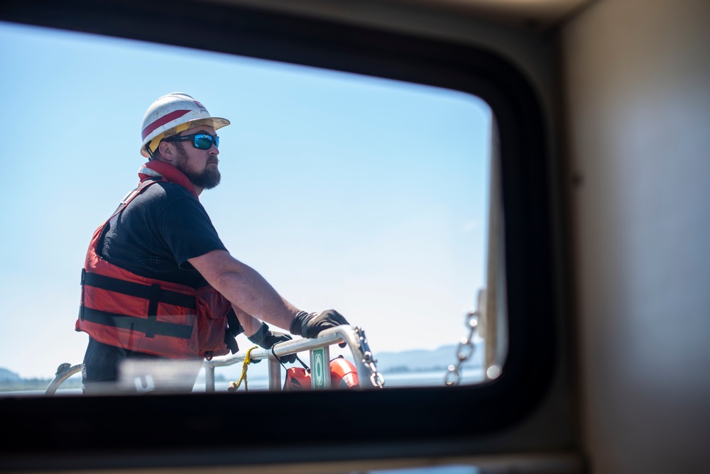 Corps' Essayons performs emergency dredging near Longview, WA