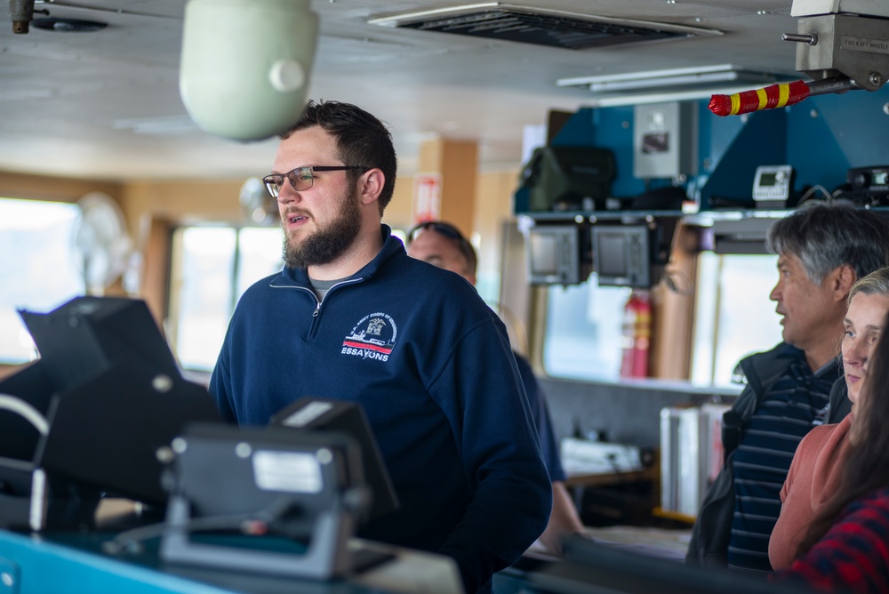 Corps' Essayons performs emergency dredging near Longview, WA