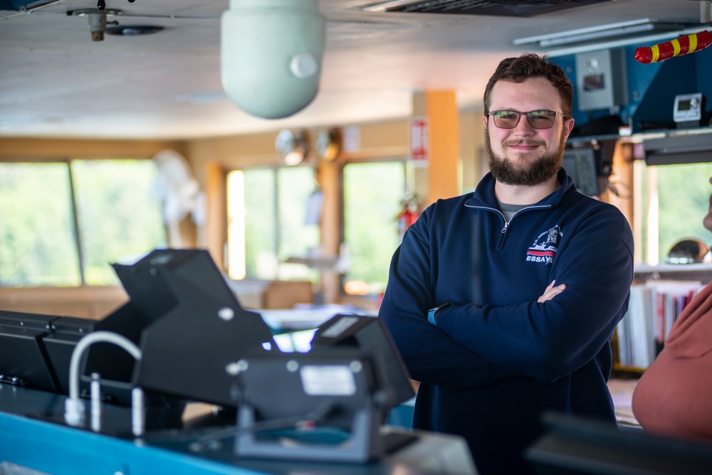 Corps' Essayons performs emergency dredging near Longview, WA