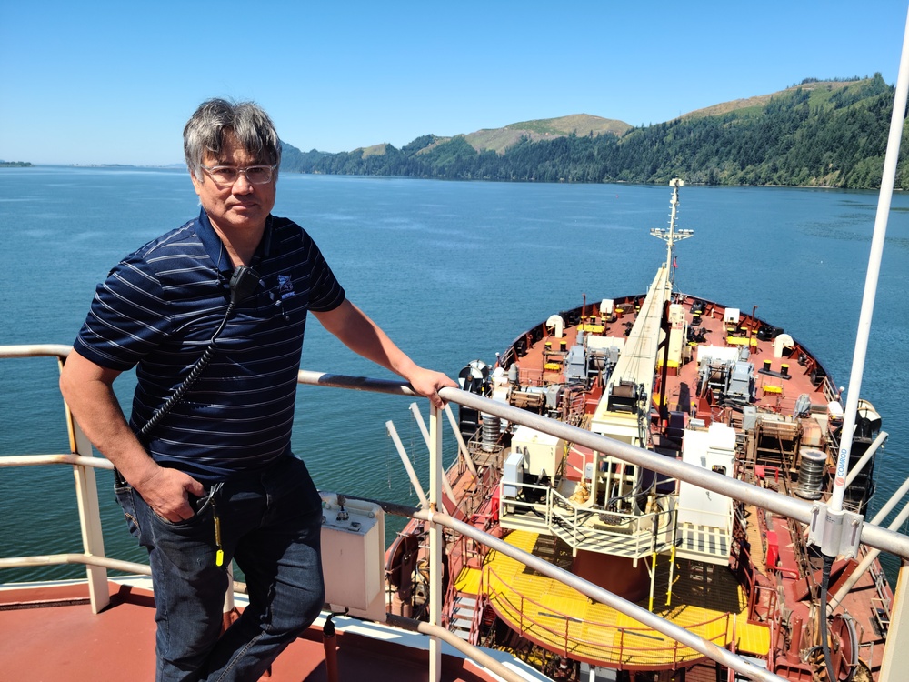 Corps' Essayons performs emergency dredging near Longview, WA