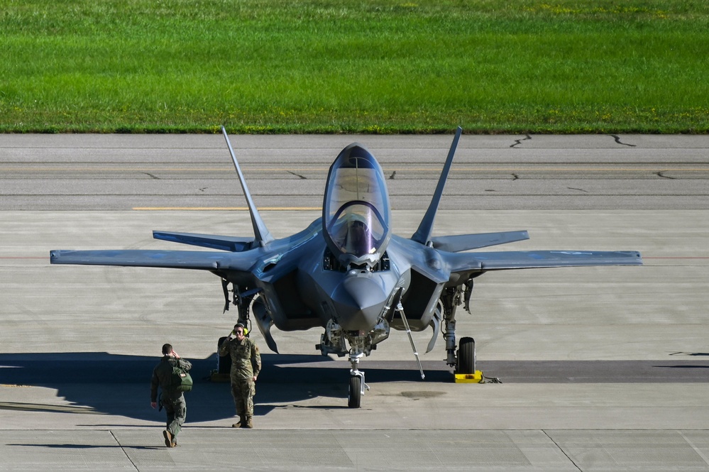 58th FS Gorillas take off during exercise Northern Lightning