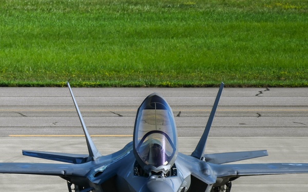 58th FS Gorillas take off during exercise Northern Lightning