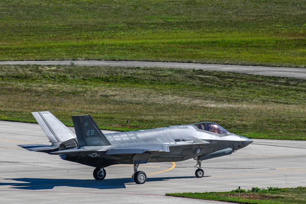 58th FS Gorillas take off during exercise Northern Lightning