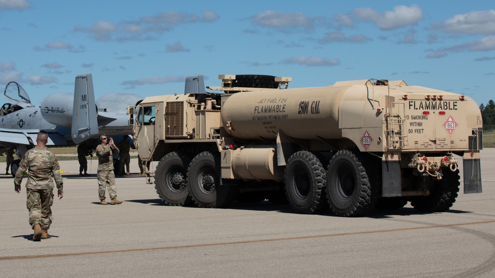 Army and Airforce collaborate during Refueling and Rearming during Northern Strike 22-2