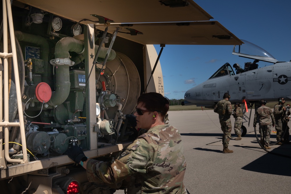 Army and Airforce collaborate during Refueling and Rearming during Northern Strike 22-2