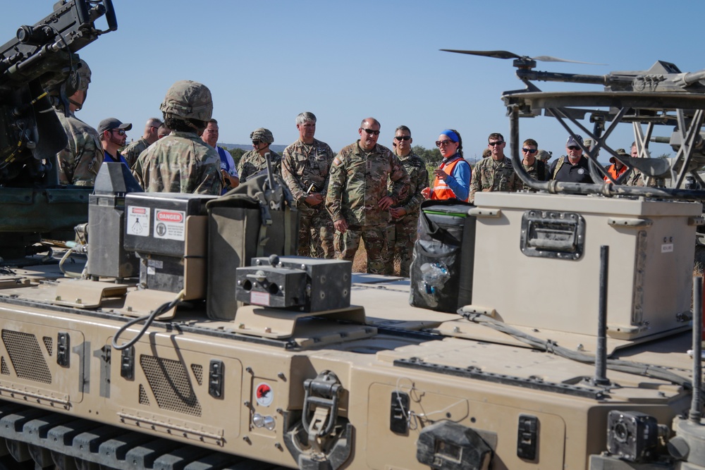 Commander, U.S. Army Forces Command visits Fort Hood